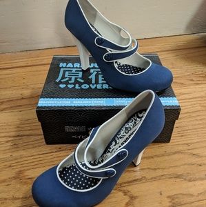 Size 10 US Harajuku lovers Lindsey heels navy